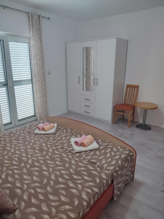 Apartment Valeria Lopar Buitenkant foto