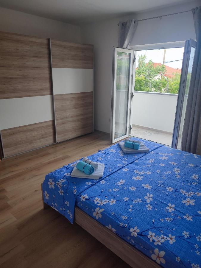 Apartment Valeria Lopar Buitenkant foto