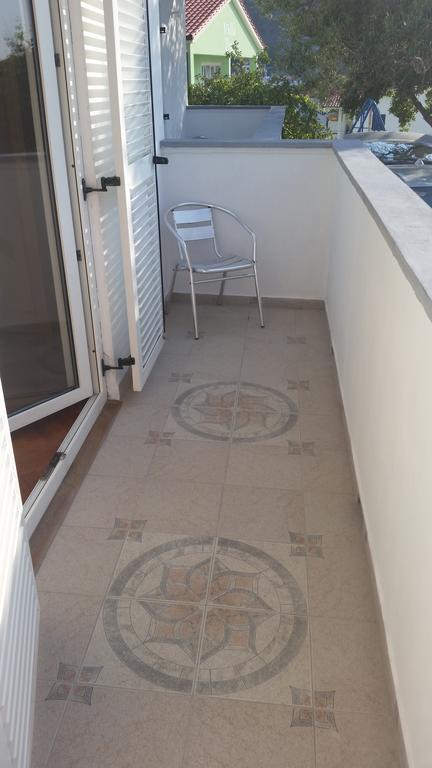Apartment Valeria Lopar Buitenkant foto