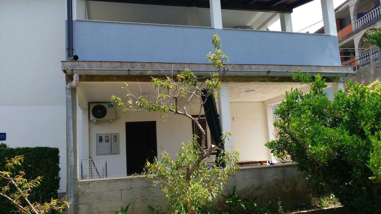 Apartment Valeria Lopar Buitenkant foto
